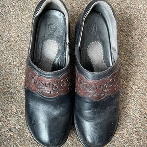 Ariat tooled clogs